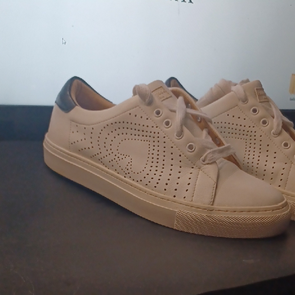 Kate Spade Off White Leather Sneakers Heart Ashlyn Size 7